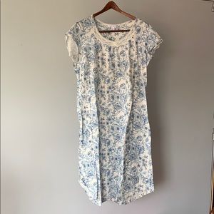 A3. Carole Hochman Full Length night gown